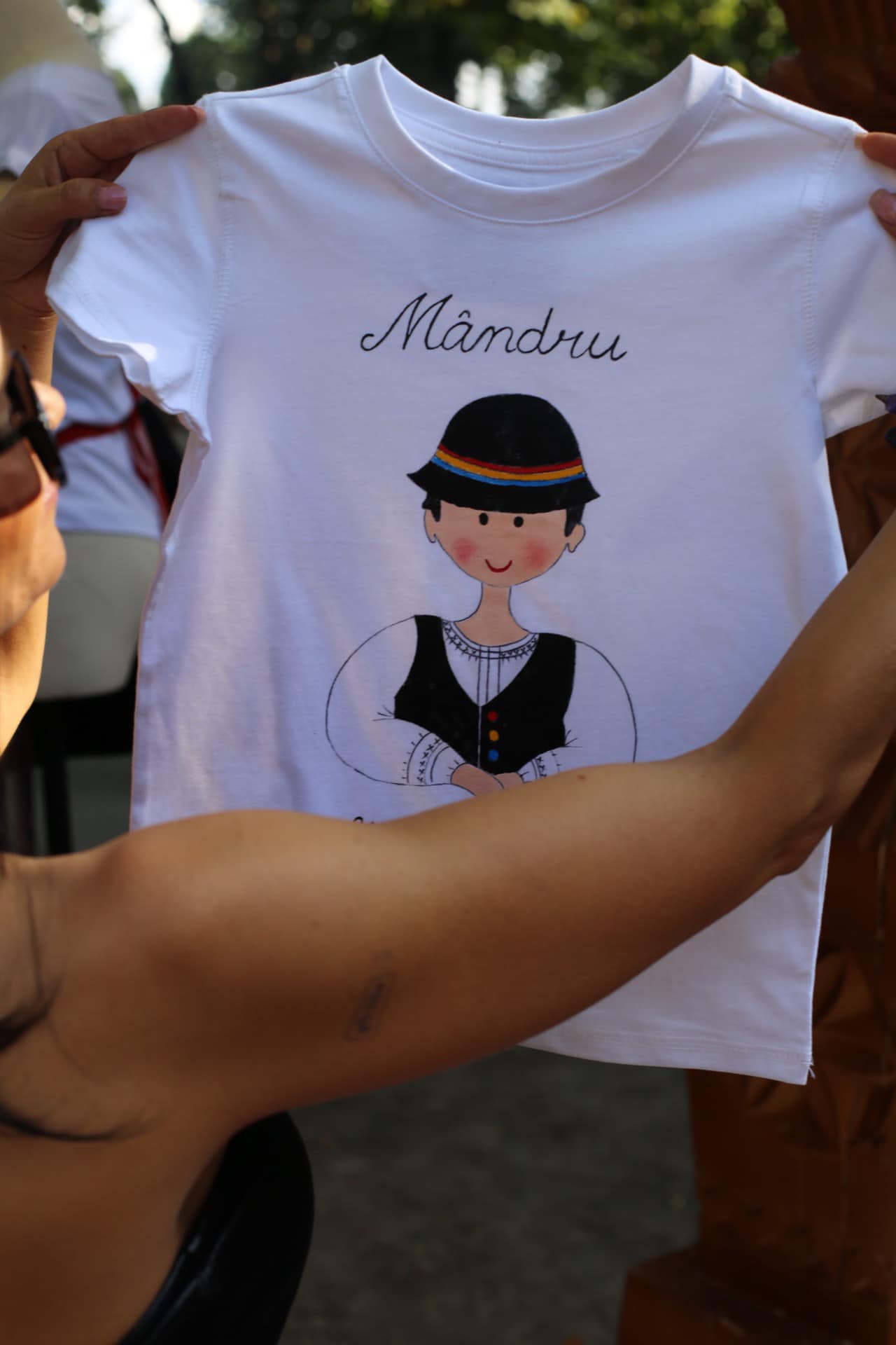 Tricou băieți/fetițe tradițional "Mândru românaș/Mândră româncuță"