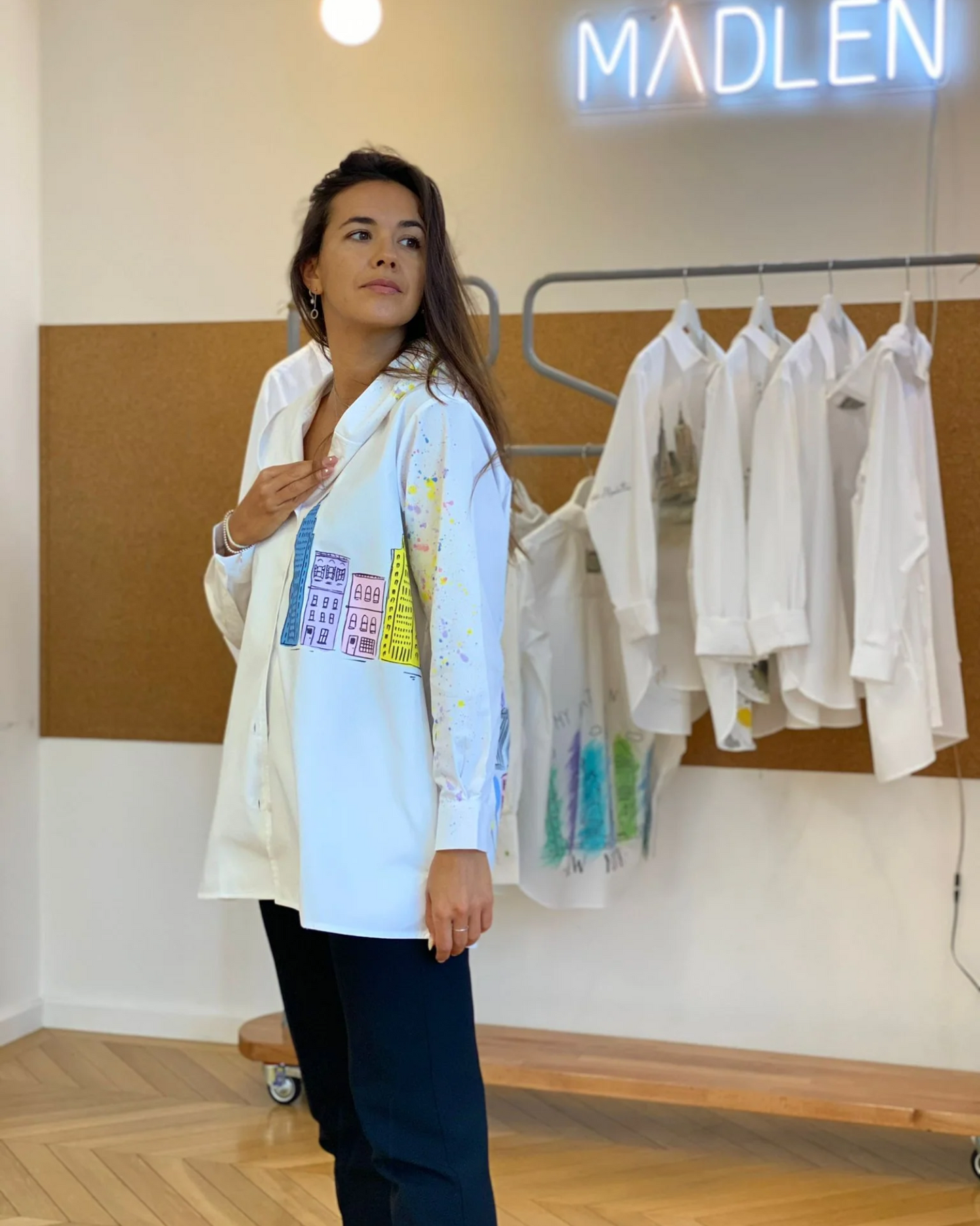 CĂMAȘĂ DAMĂ PICTATĂ MANUAL "COLORFUL CITY"