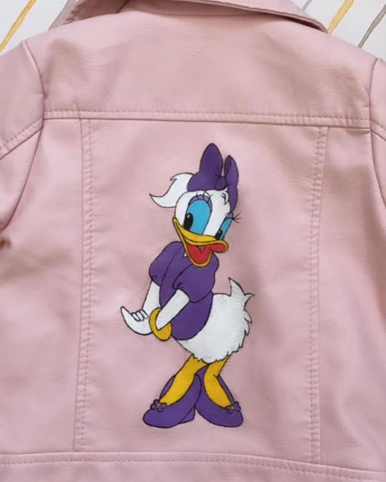 Geacă de piele pictată manual "Daisy Duck"