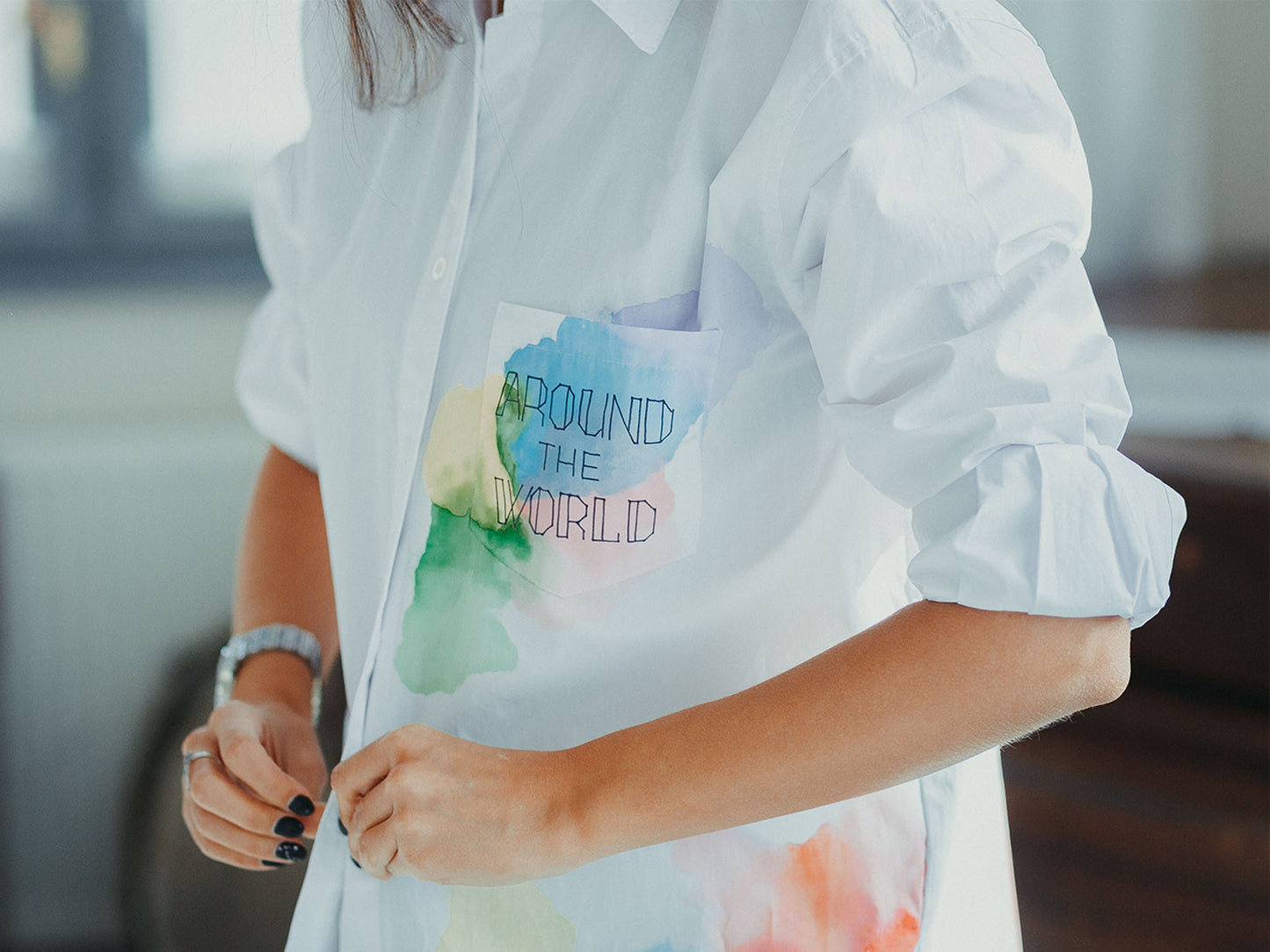 Hand-painted women's shirt "Around the world"