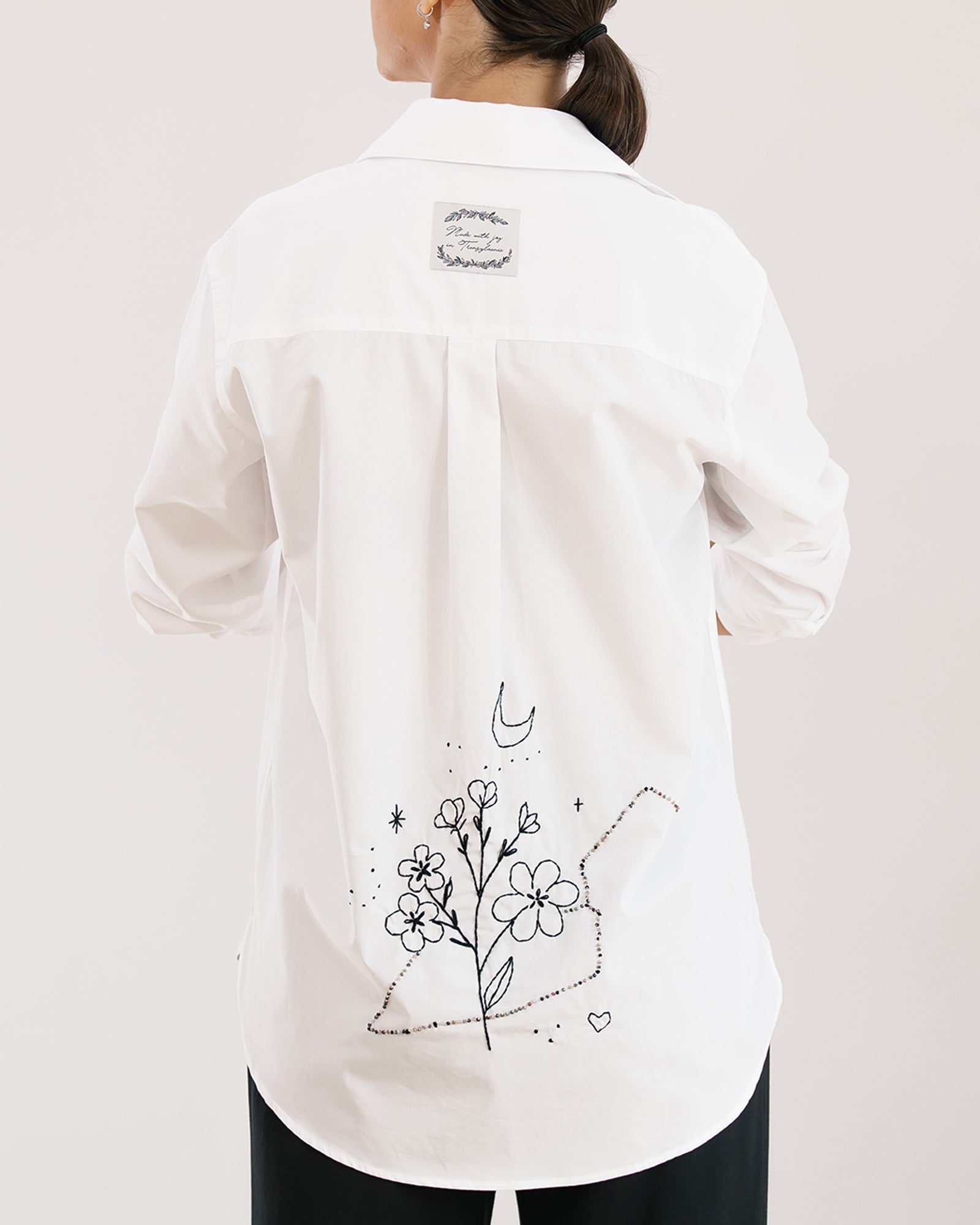 Women's hand-embroidered shirt "Art Lines"