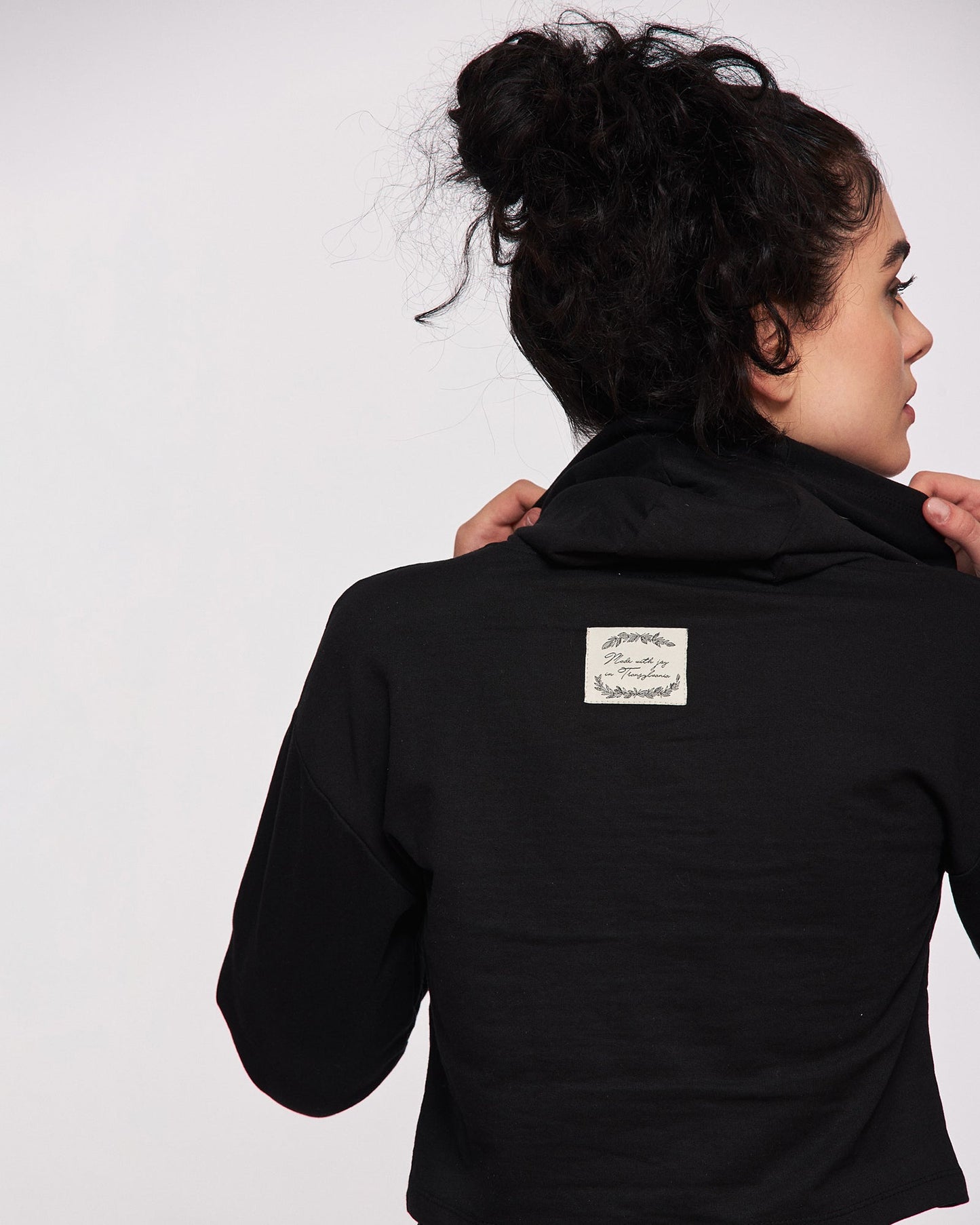 Short hand embroidered sweatshirt "Des paroles"