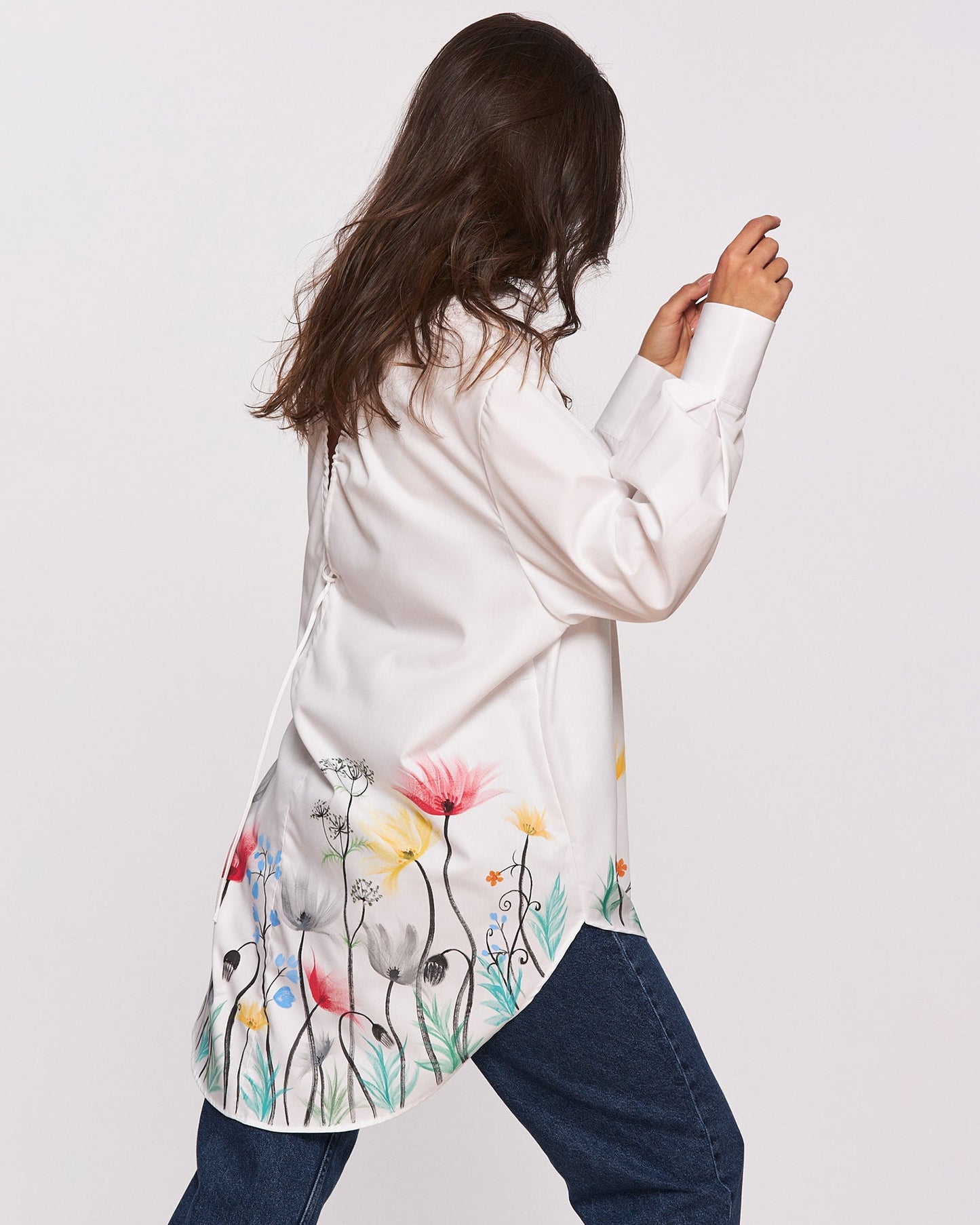 Women's open back shirt "The land of flowers"