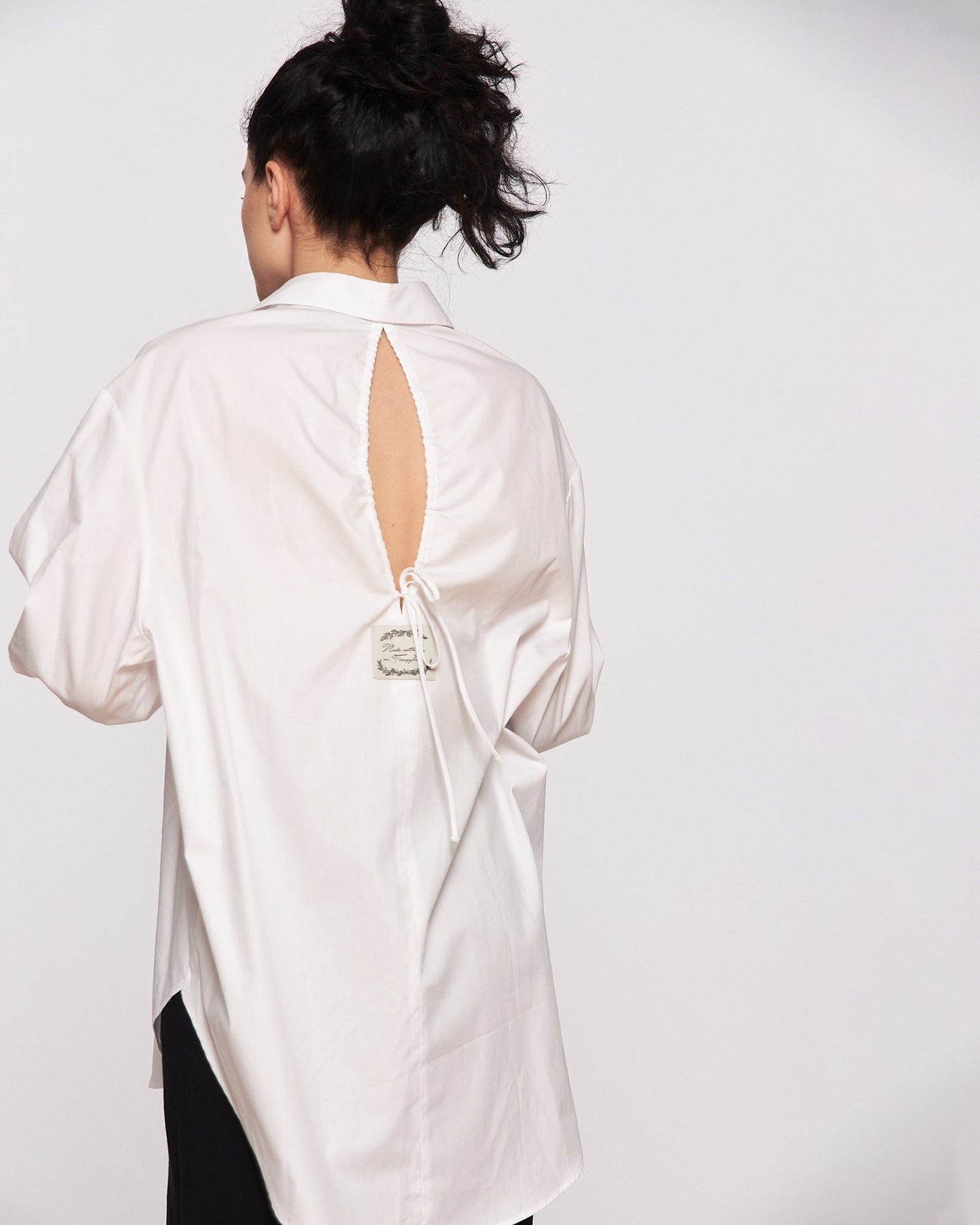 Women's open back shirt "La Parisienne"