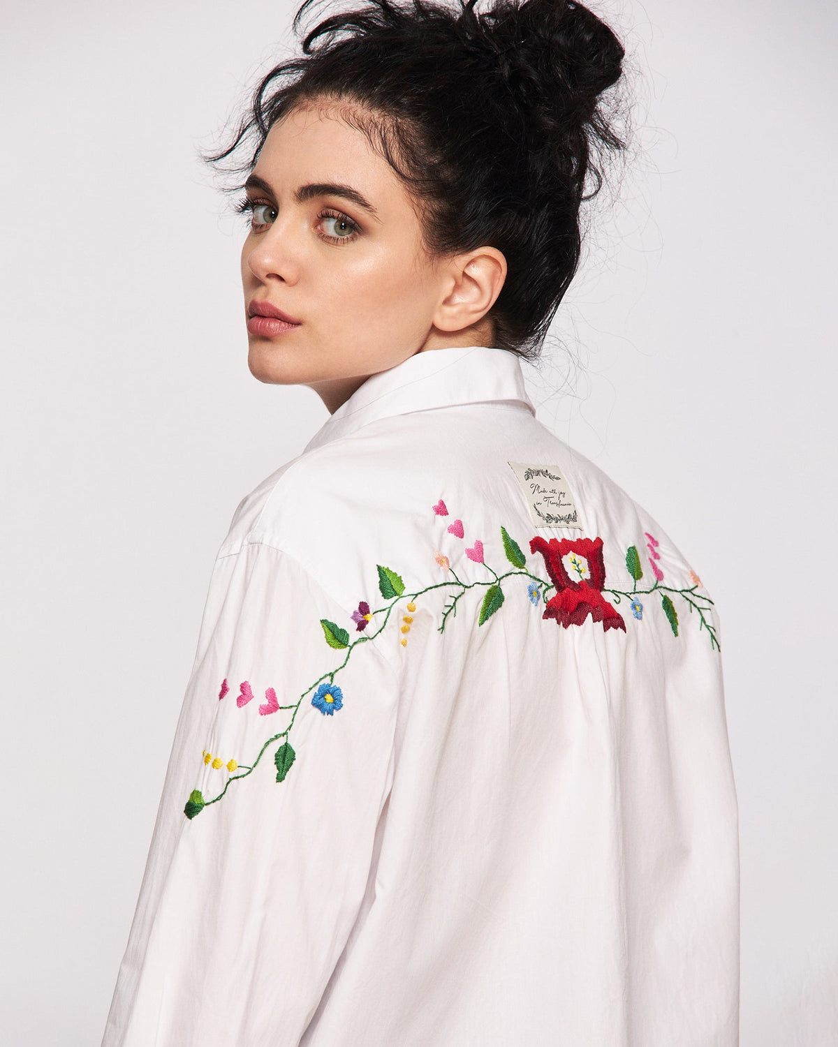 Hand-embroidered women&#39;s shirt &quot;Wild flowers&quot;