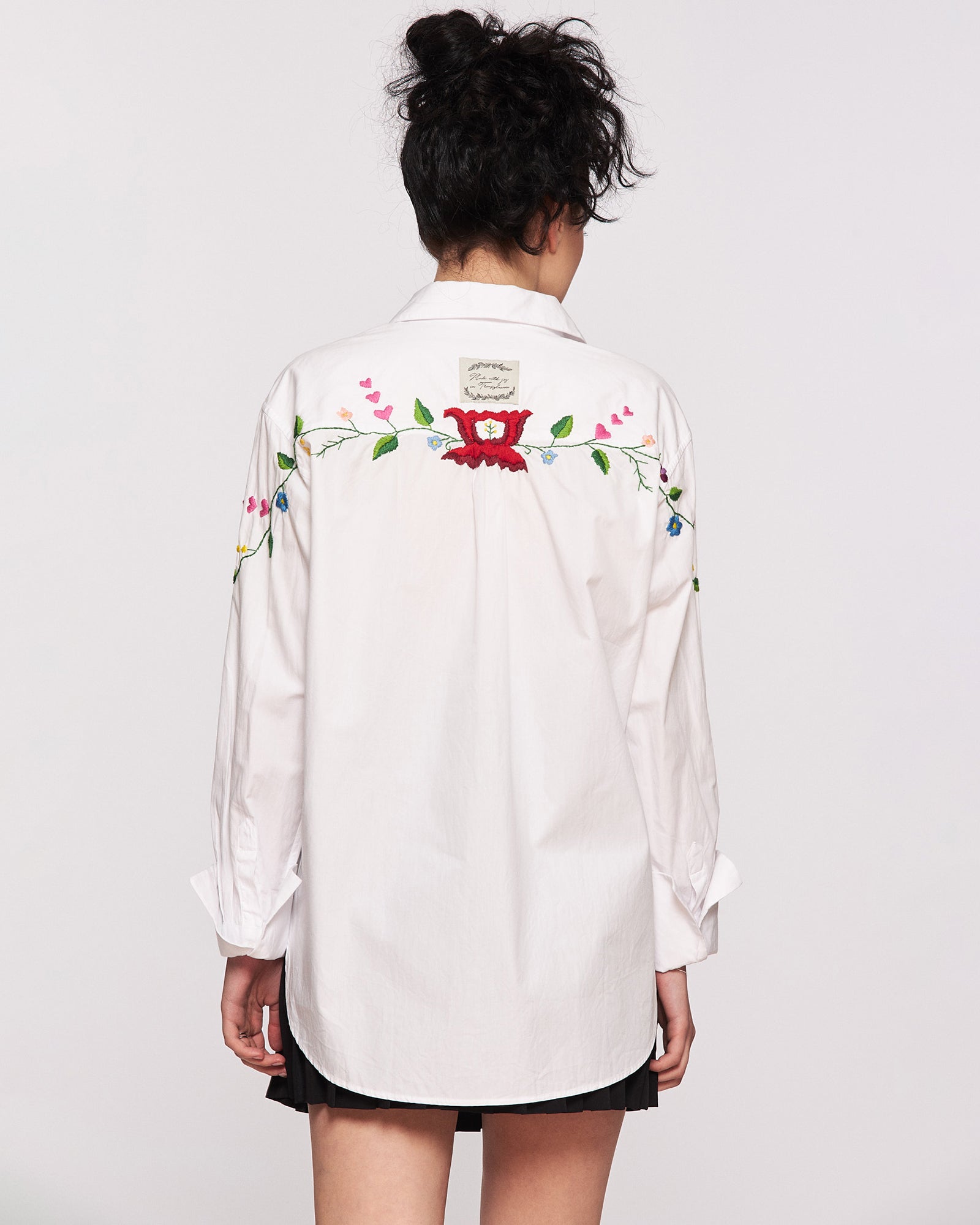 Hand-embroidered women's shirt "Wild flowers"