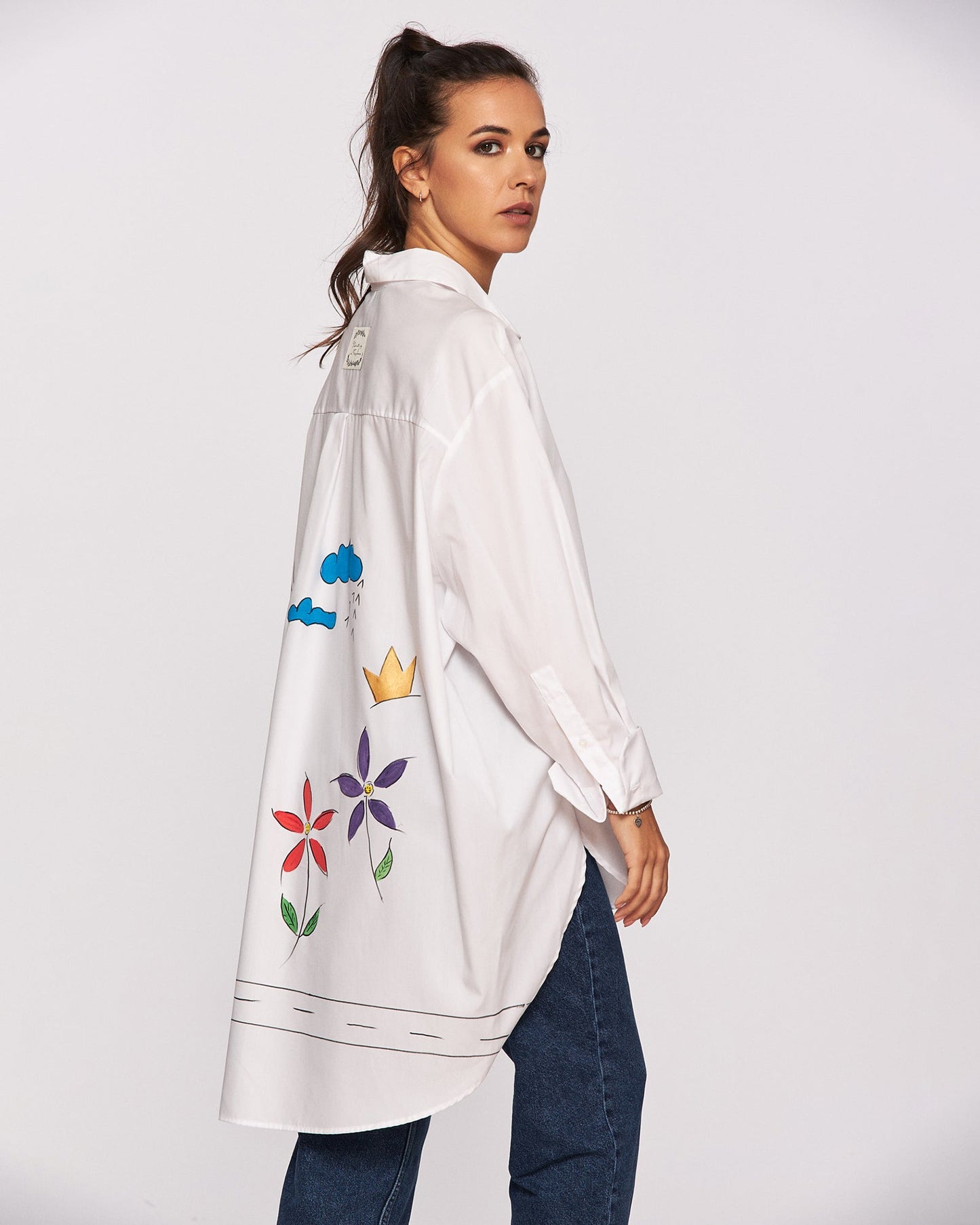 Hand painted women's shirt "Home sweet home"