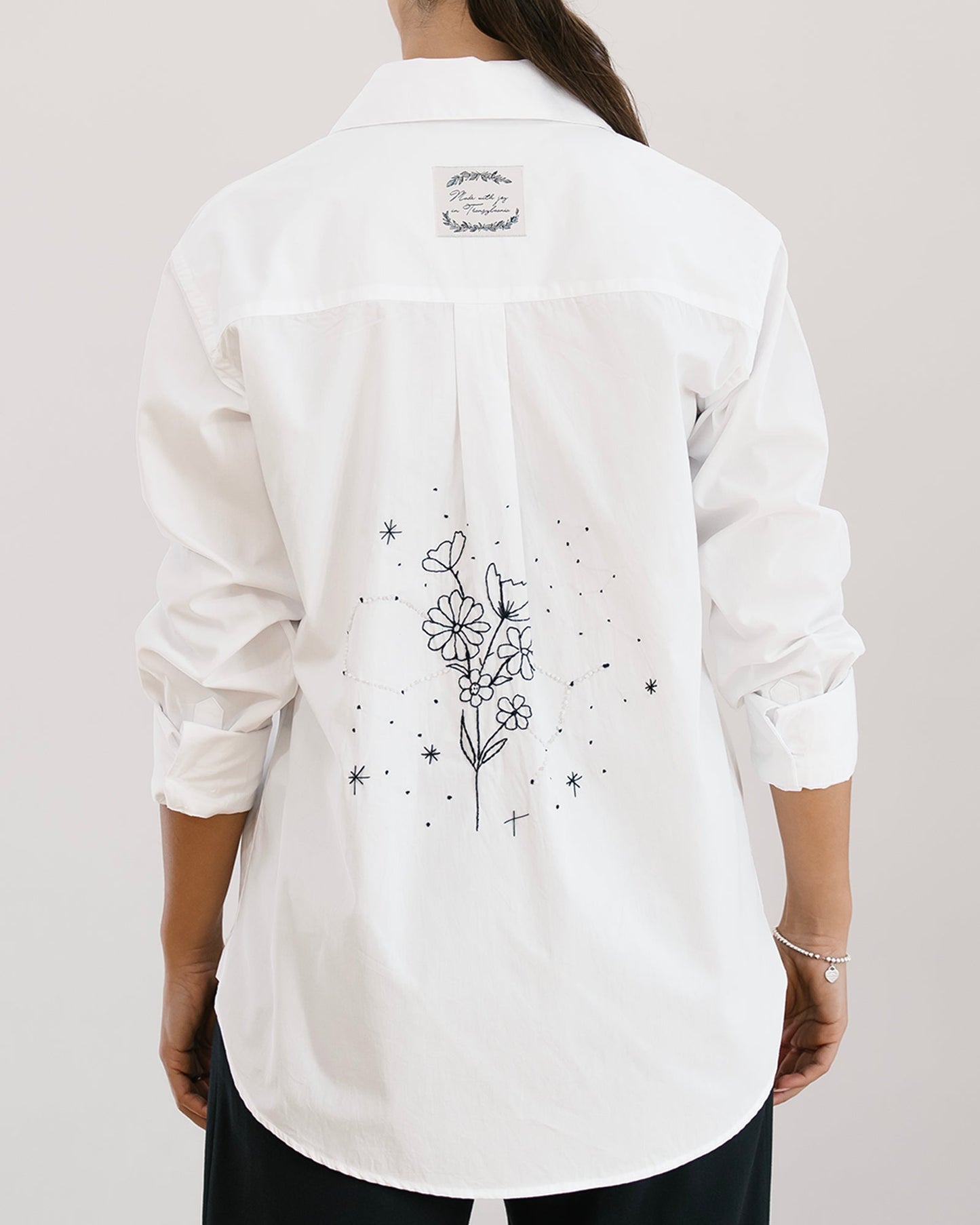 Women's hand-embroidered shirt "Art Lines"