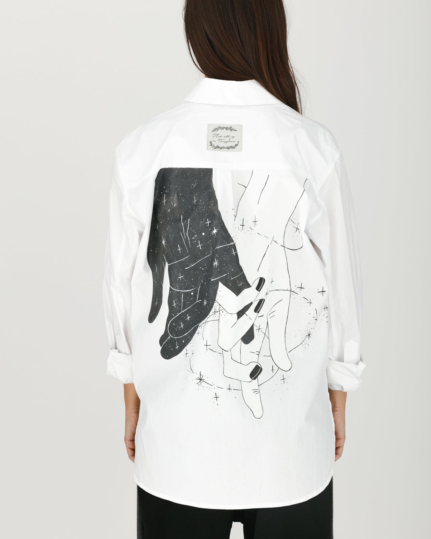 Hand painted shirt "Hand in hand"