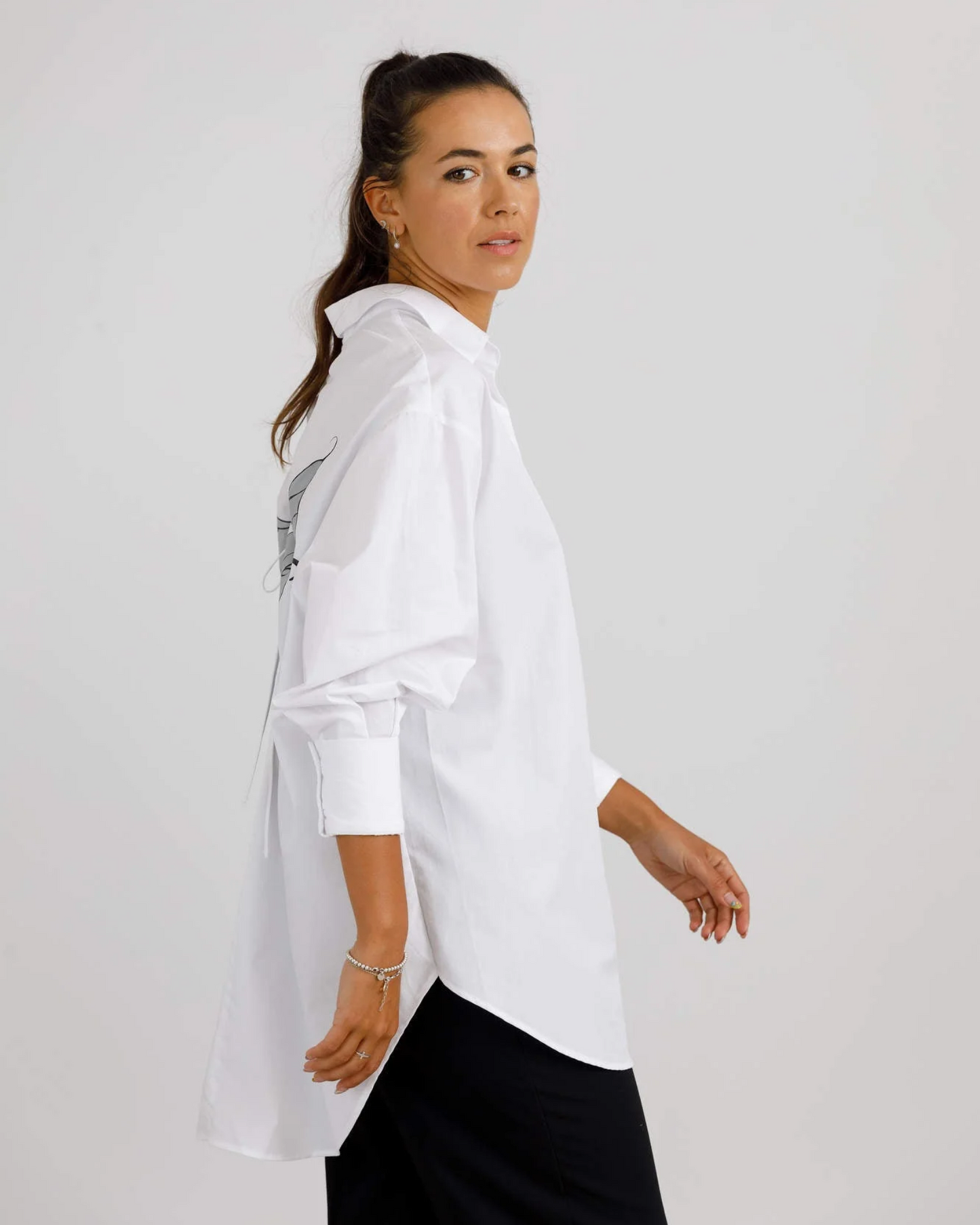 Women's open back shirt "Joy"