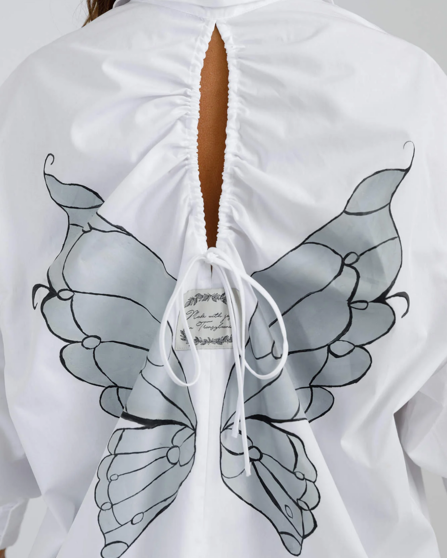 Women's open back shirt "Joy"