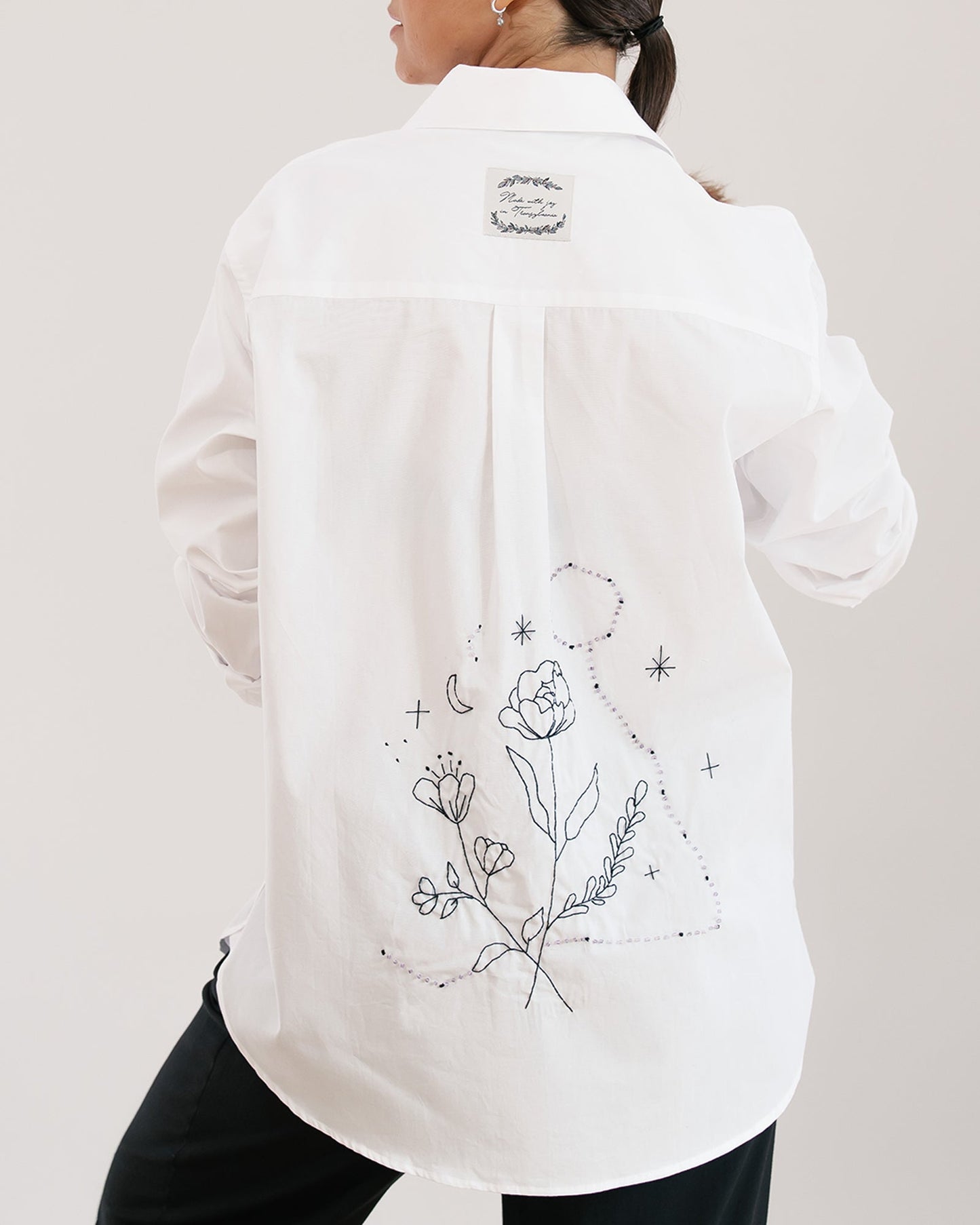 Women's hand-embroidered shirt "Art Lines"
