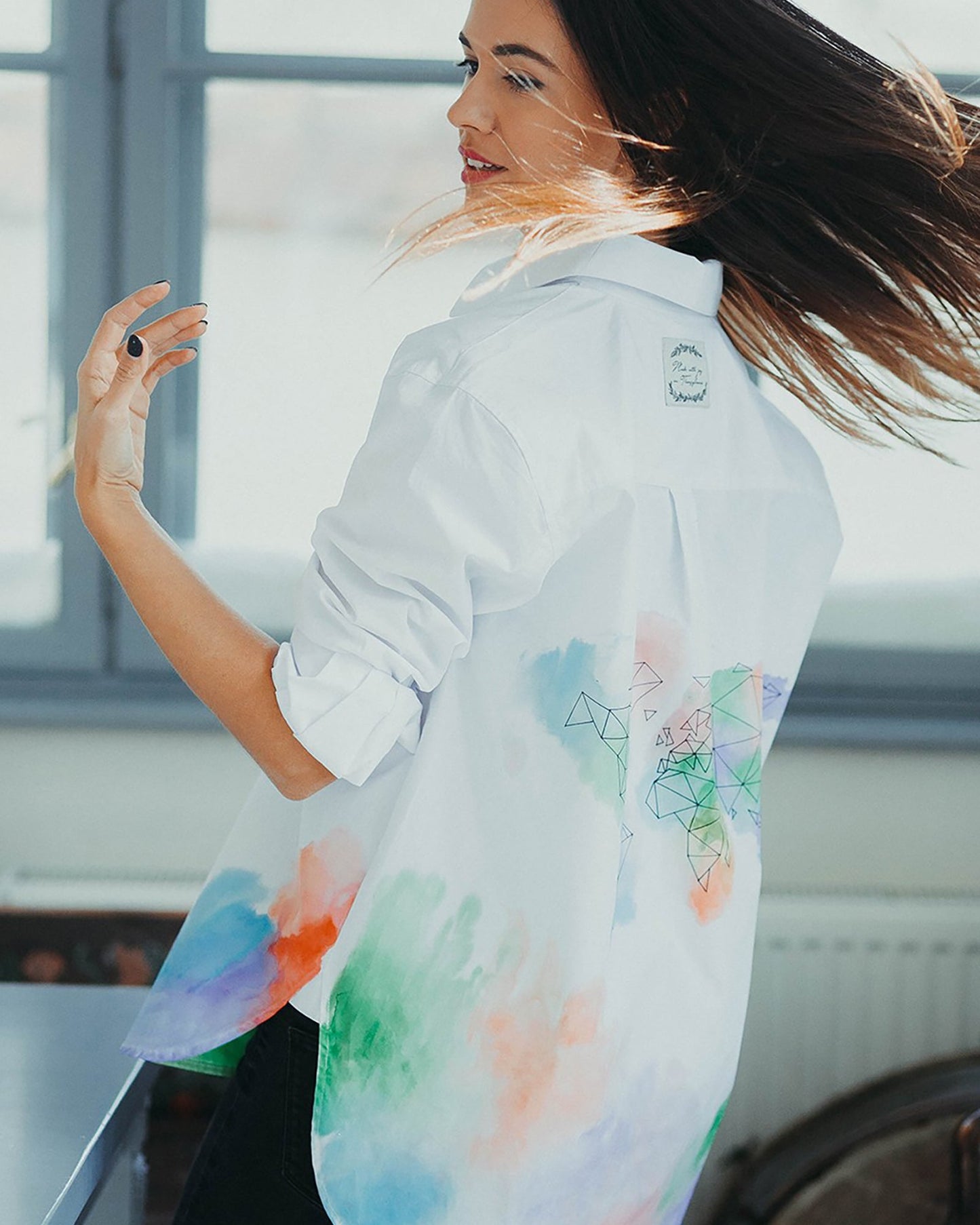 Hand-painted women's shirt "Around the world"